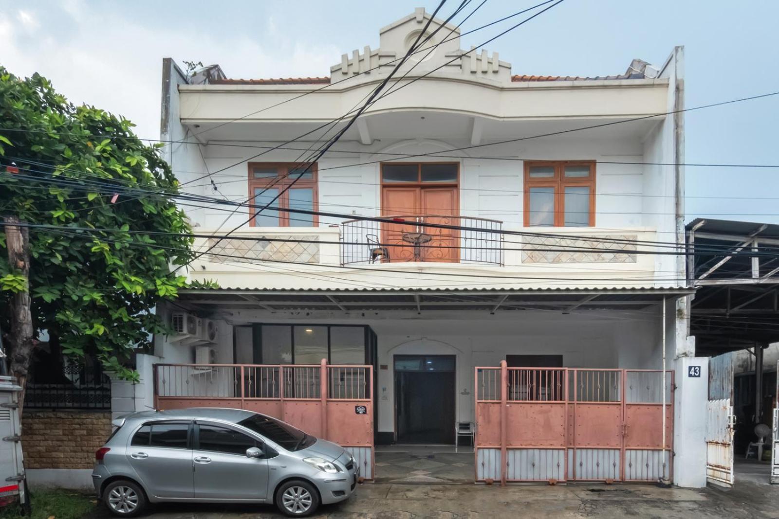 Mono Coliving Kertajaya Syariah, Sby Hotell Surabaya Exteriör bild